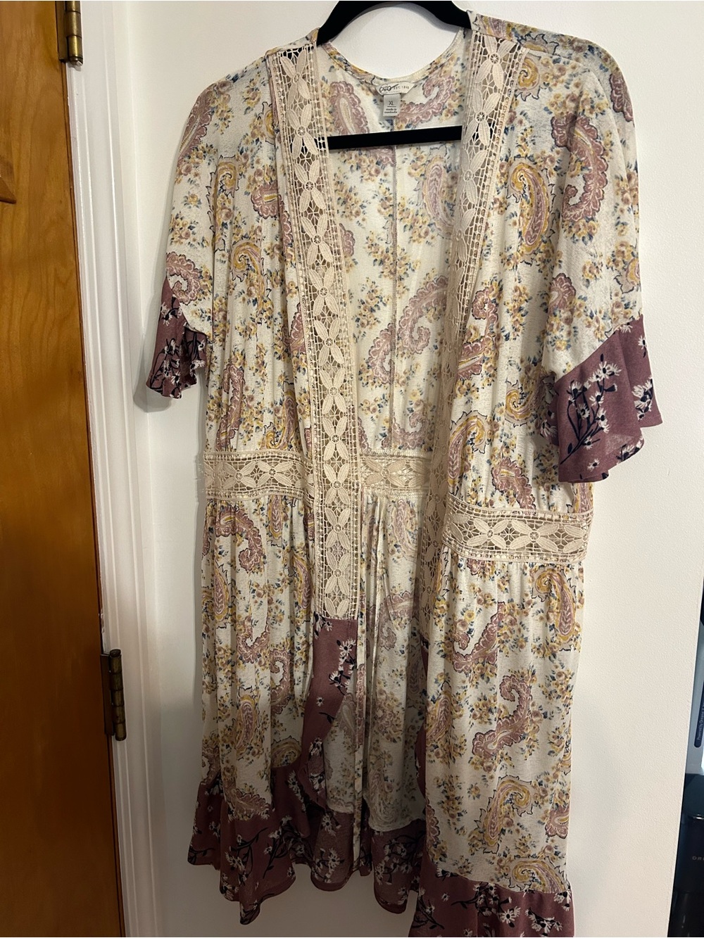 Cato Cream and Mauve Paisley Lace-Trim Cardigan